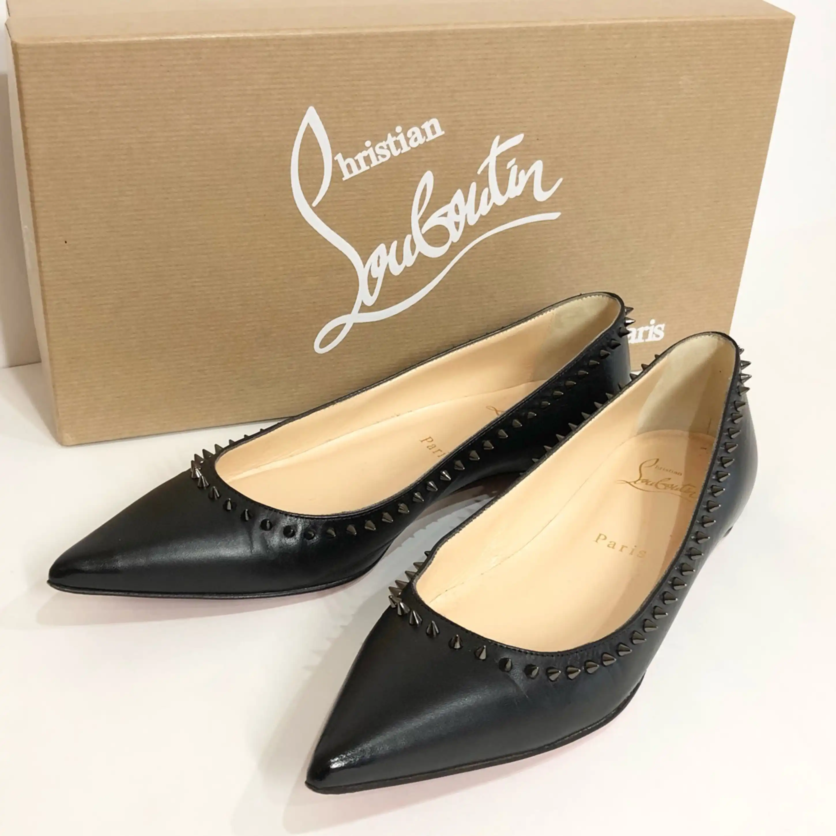 Christian Louboutin【ルブタン】<br>アンジェリーナ スタッズ パンプス<br><br>